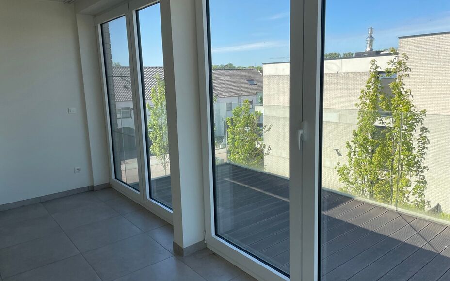LEEMANS Immobiliën vous propose ce charmant appartement neuf, situé en plein cœur de Groot-Bijgaarden. Faisant partie d'une petite résidence dans un quartier résidentiel calme, il se trouve au deuxième étage et à proximité immédiate de toutes le
