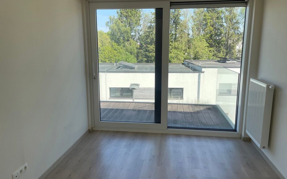 LEEMANS Immobiliën vous propose ce charmant appartement neuf, situé en plein cœur de Groot-Bijgaarden. Faisant partie d'une petite résidence dans un quartier résidentiel calme, il se trouve au deuxième étage et à proximité immédiate de toutes le