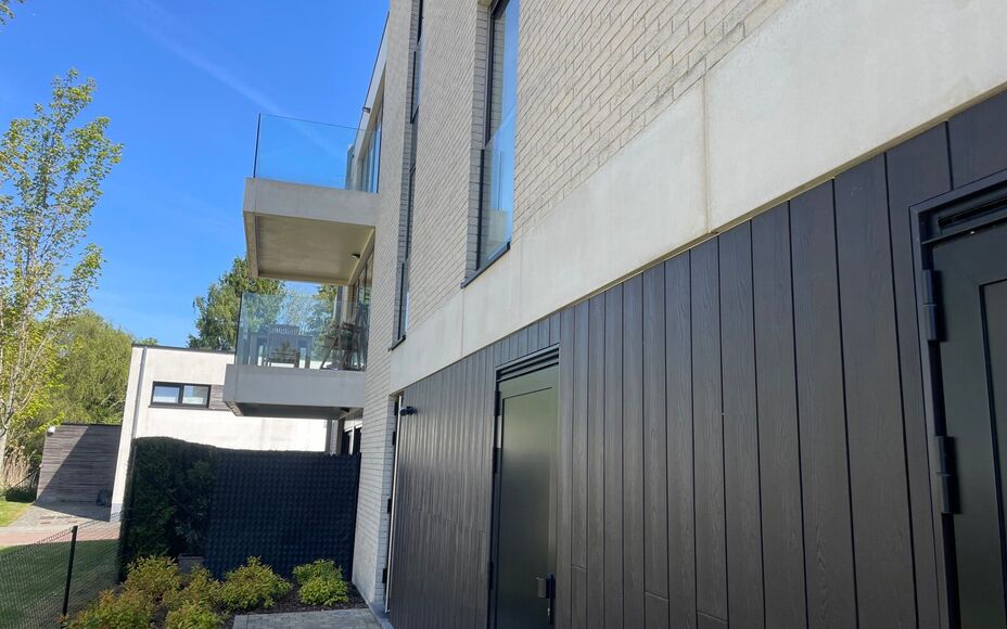 LEEMANS Immobiliën vous propose ce charmant appartement neuf, situé en plein cœur de Groot-Bijgaarden. Faisant partie d'une petite résidence dans un quartier résidentiel calme, il se trouve au deuxième étage et à proximité immédiate de toutes le