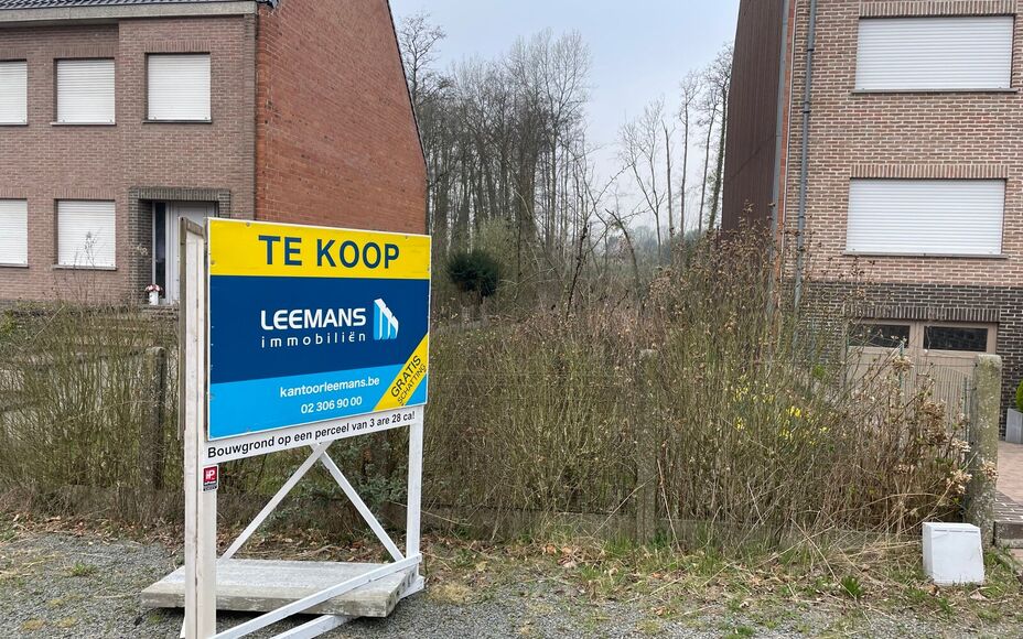 leemans immobiliën biedt u deze bouwgrond/projectgrond aan op een gunstige locatie in Asse.Door de ligging zijn alle faciliteiten zoals scholen, winkels, sportinfrastructuur , openbaar vervoer en invalswegen zeer nabij.De eigenaar heeft reeds conceptplan