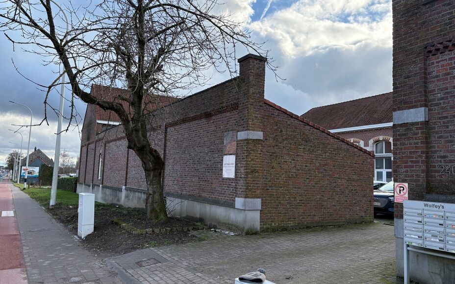Dans un complexe unique (projet de rénovation d'une école primaire), nous vous proposons ce charmant appartement duplex comprenant : un séjour particulièrement lumineux avec cuisine ouverte (entièrement équipée) et accès à une spacieuse terrasse 