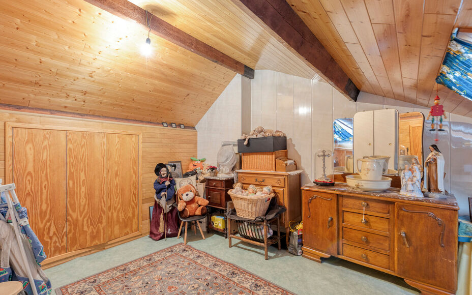 Leemans Immobiliën biedt u deze charmante woning aan op een rustige en aangename ligging in Asse-Ter-Heide. Dankzij de gunstige locatie bevinden winkels, scholen, openbaar vervoer, sportinfrastructuur en belangrijke invalswegen zich allemaal op korte afs