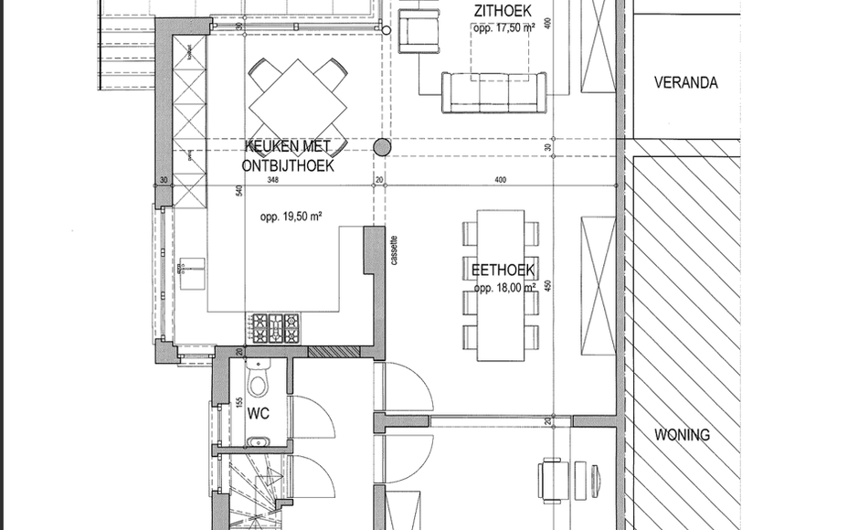 Leemans Immobiliën presenteert u deze ruime, deels te renoveren woning met prachtig perceel, ideaal gelegen in het hart van Groot-Bijgaarden.
Op wandelafstand vindt u winkels, scholen, openbaar vervoer en belangrijke invalswegen – een absolute troef vo