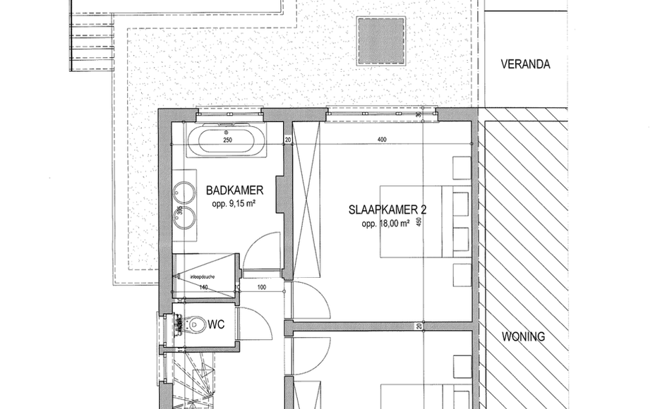Leemans Immobiliën presenteert u deze ruime, deels te renoveren woning met prachtig perceel, ideaal gelegen in het hart van Groot-Bijgaarden.
Op wandelafstand vindt u winkels, scholen, openbaar vervoer en belangrijke invalswegen – een absolute troef vo