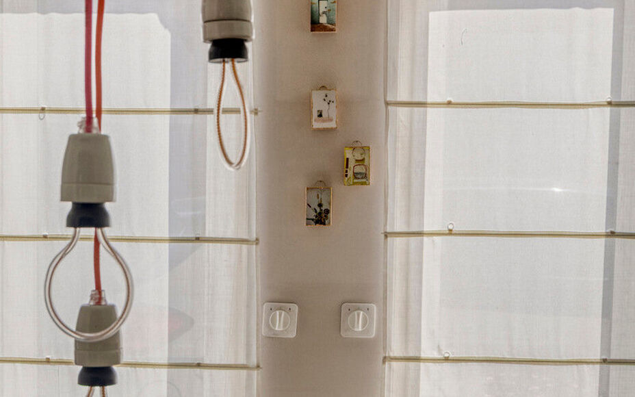 Leemans Immobiliën biedt u deze charmante en bijzonder sfeervol ingerichte woning aan, gelegen op een uitstekende en centrale locatie in het centrum van Opwijk.
De woning combineert een gezellige woonomgeving met een praktische indeling en beschikt boven