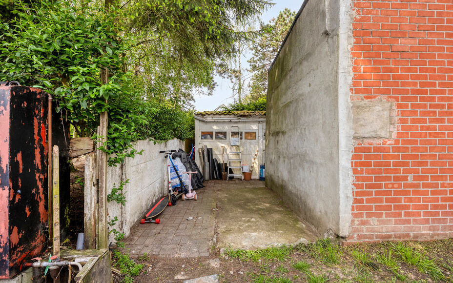 Leemans Immobiliën vous propose cette charmante maison idéalement située au cœur d'Asse. Grâce à son excellente accessibilité, écoles, transports en commun, commerces, installations sportives, pistes cyclables et sentiers pédestres, ainsi que gra