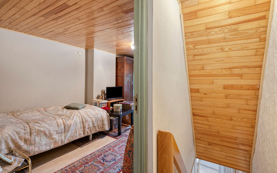Leemans Immobiliën vous propose cette charmante maison située dans un quartier calme et agréable d'Asse-Ter-Heide. Grâce à sa situation idéale, commerces, écoles, transports en commun, installations sportives et grands axes routiers sont facilement