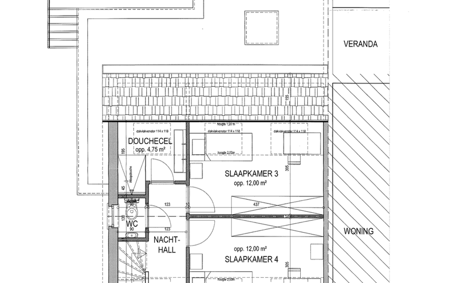 Leemans Real Estate vous présente cette spacieuse maison partiellement rénovée, nichée sur un magnifique terrain et idéalement située au cœur de Groot-Bijgaarden.
À quelques pas, vous trouverez commerces, écoles, transports en commun et grands ax